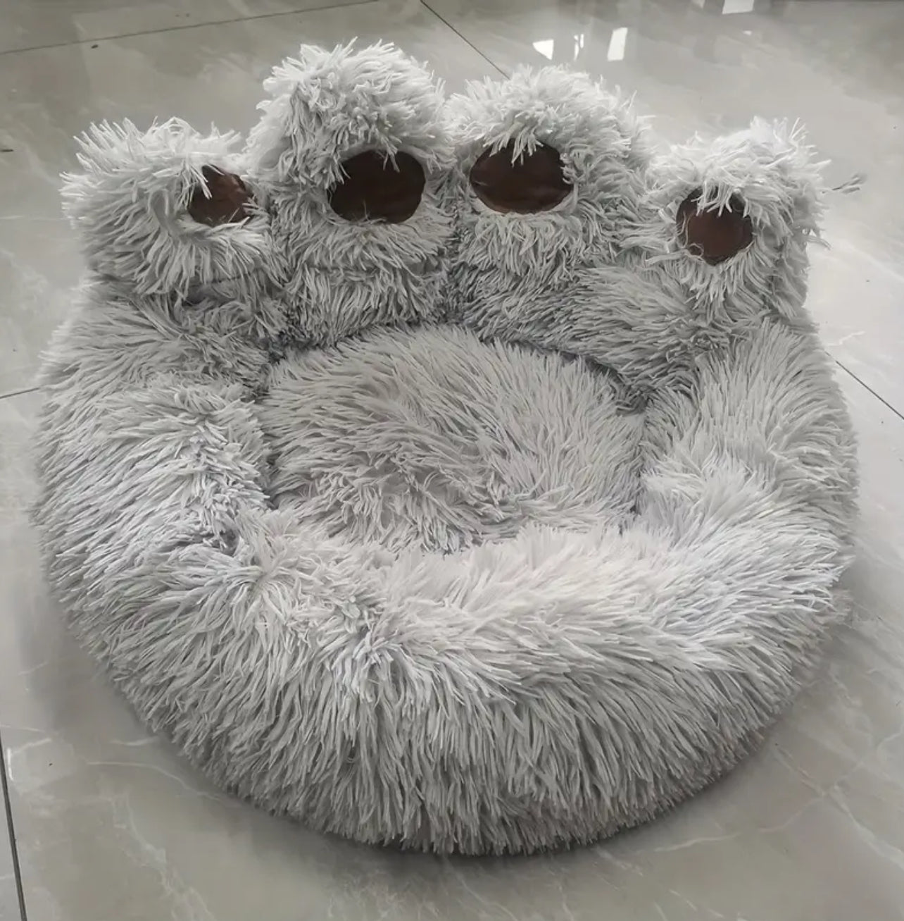 Luxury Plush Cat Bed with Cozy Bear Paw Design. سرير القط الفخم الفاخر مع تصميم مخلب الدب المريح