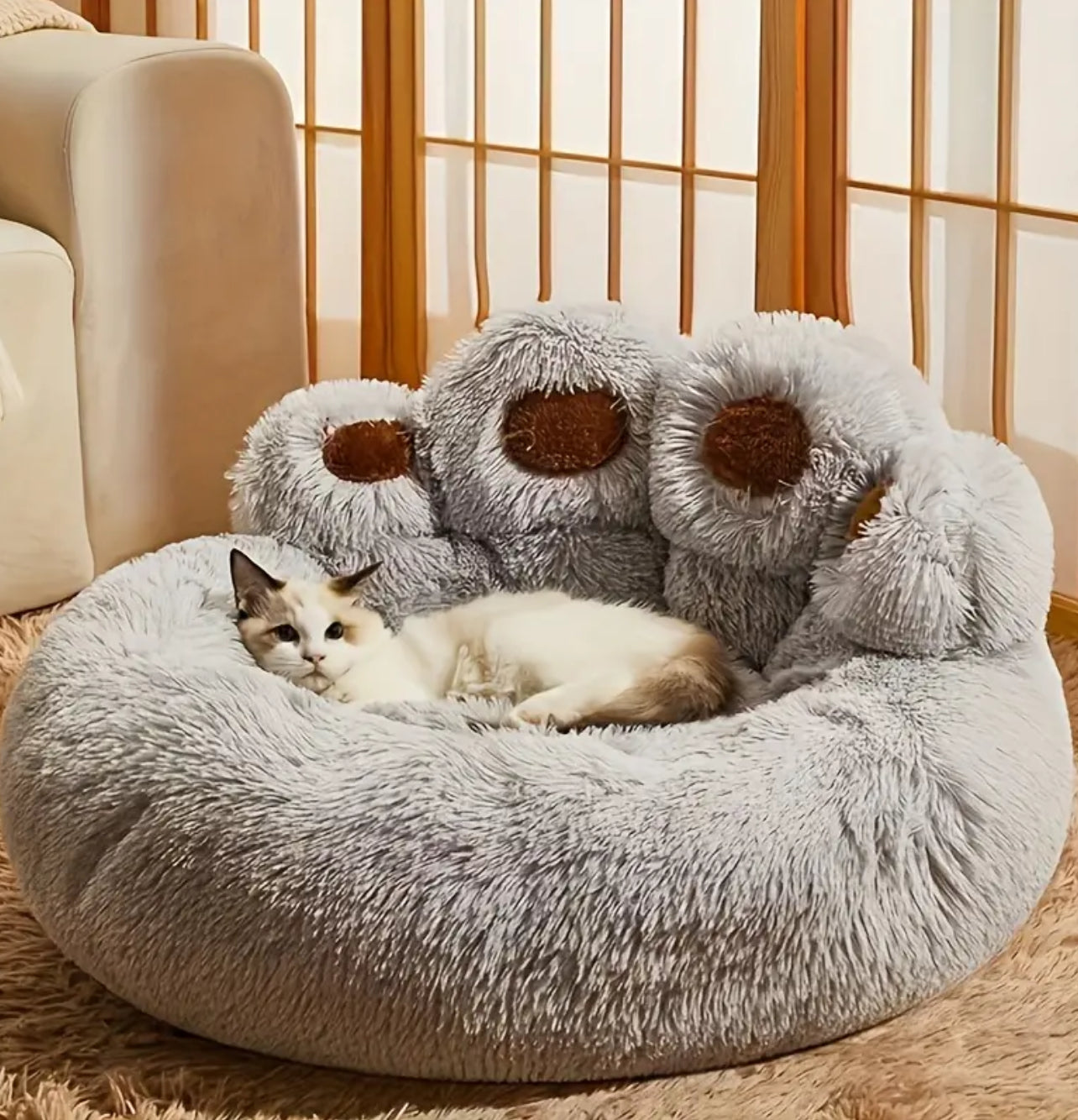 Luxury Plush Cat Bed with Cozy Bear Paw Design. سرير القط الفخم الفاخر مع تصميم مخلب الدب المريح