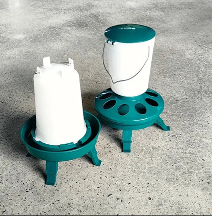 2pc Adjustable Height Chicken Feeder & Waterer Set طقم للشرب والاكل بأرجل للدجاج قابل للتعديل
