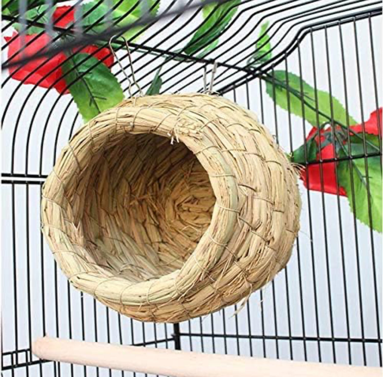 1 pcs coconut shell birds nest
4 pcs straw bird nest
عش طيور مصنوع من صدف جوز الهند عدد ١+
٤ اعشاش مصنوعه من القش