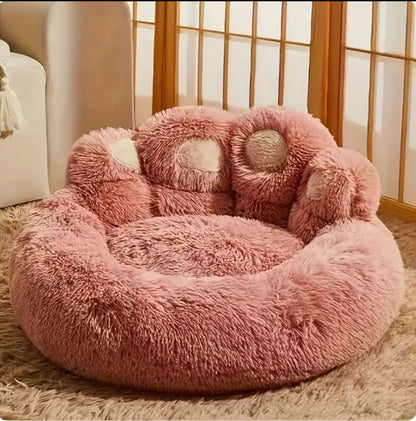 Luxury Plush Cat Bed with Cozy Bear Paw Design. سرير القط الفخم الفاخر مع تصميم مخلب الدب المريح